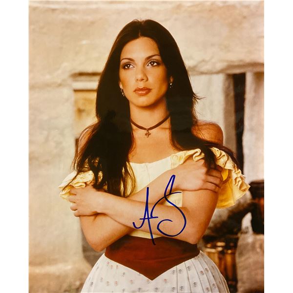 Tessie Santiago signed photo