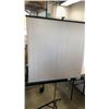 Image 3 : 4:3 PROJECTOR SCREEN ON TRIPOD