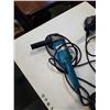 Image 2 : 2 MAKITA 5 INCH ANGLE GRINDERS