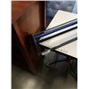 Image 2 : 4 FOOT ROLL DISPENSER