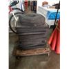Image 2 : LOT OF 42" PILONS AND HEAVY RUBBER BASES WITH 4 WHEEL DOLLY