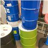 Image 2 : 5 metal barrels
