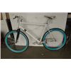 Image 1 : WHITE NO BRAND BIKE