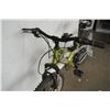 Image 2 : GREEN TRIUMPH BIKE