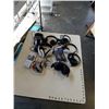 Image 1 : BAG OF OVER EAR HEADPHONES