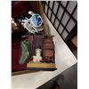 Image 3 : BOX OF GOLF COLLECTABLES AND GOLF FIGURES