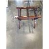 Image 2 : WOOD LUGGAGE RACK AND METAL 2 TIER STAND