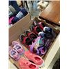 Image 2 : 2 BOXES OF CURTAINS AND KIDS SHOES