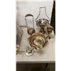Image 2 : BOX OF BRASS AND COPPER - CANDLESTICKS, DECOR
