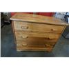 Image 1 : 3 DRAWER MAPLE DRESSER