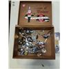 Image 2 : WOOD CASE OF COLLECTOR SPOONS AND LENOX COLLECTOR PLATE