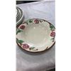 Image 2 : 5 PORTMEIRION PLATES AND 10 CAMELLIA METLOX PLATES