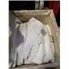 Image 4 : TOTE OF ESTATE TOWELS AND LINENS - APPEAR TO BE AS NEW CONDITION AND HIGH QUALITY