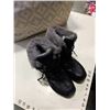 Image 2 : BIN OF LADIES DESIGNER BOOTS - MOSTLY SIZE 7