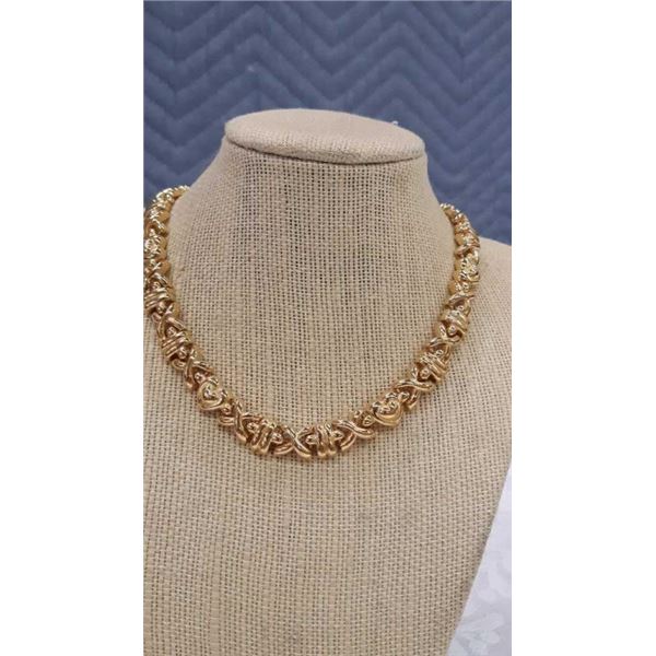 Adjustable gold tone necklace 14.5 in to 17 in