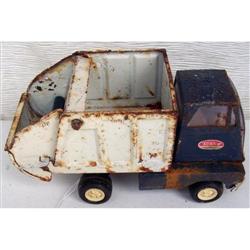 Tonka garbage truck needs restoration