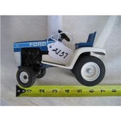 Toy Ford tractor #3104