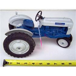 Scale Models Ford 4000 tractor metal