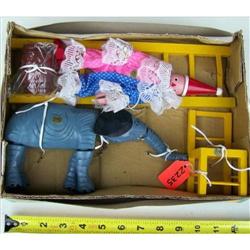 Schoenhuts Humpty Dumpty circus toys (5)