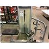 Image 2 : LIFE FITNESS SEATED ROW MACHINE 15-195LBS