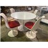 Image 1 : SAARINEN TULIP TABLE AND FOUR CHAIRS MID-CENTURY MODERN