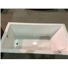Image 2 : BATHTUB 65.5" LONG