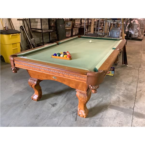 POOL TABLE WITH TRIANGLE AND BALLS
