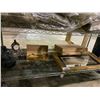 Image 1 : 2 CUTTING BLOCKS, WELCOME SIGN, WOODEN SPOONS, TABLE CLOCK AND MORE