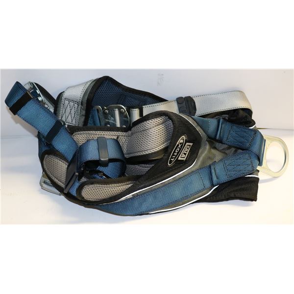 3M DBI-SALA EXOFIT VEST-STYLE HARNESS LARGE
