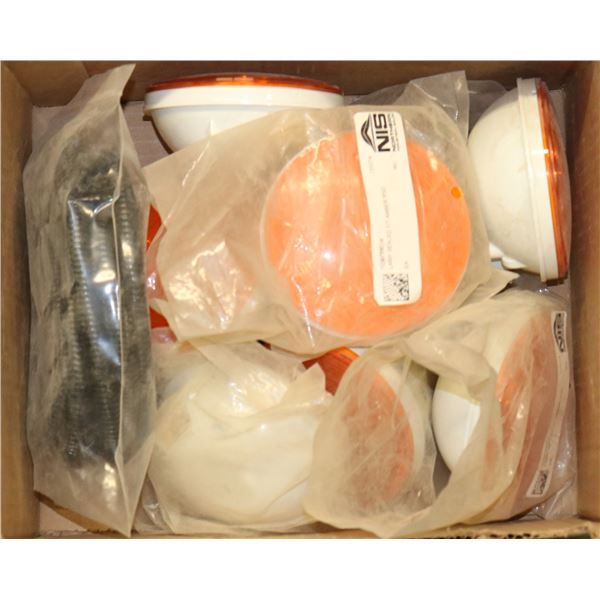 BOX LOT OF AMBER LAMPS & LOOM SPLIT