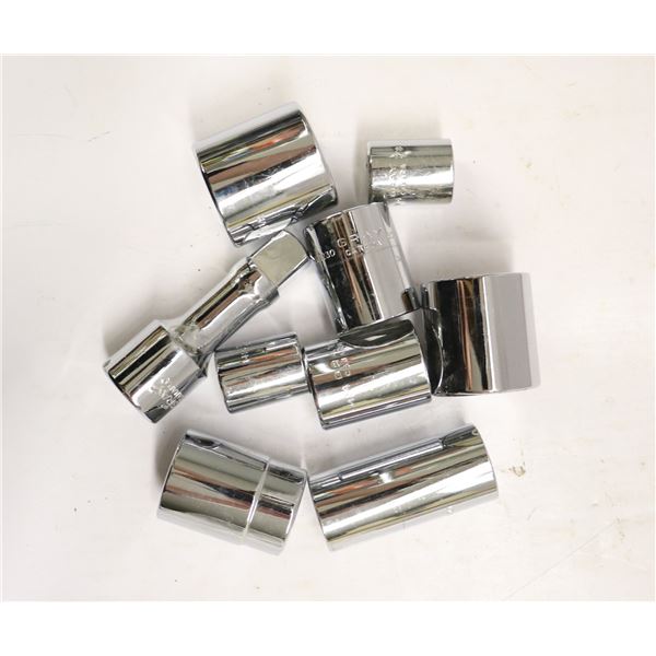LOT OF ASSORTED GRAY SOCKETS