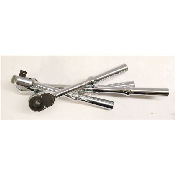 BUNDLE OF ASSORTED RATCHET WRENCHES