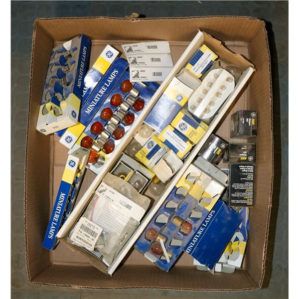 FLAT OF ASSORTED MINIATURE LAMPS