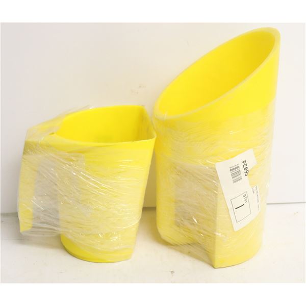 LOT OF 2 YELLOW PLASTIC SCOOPS