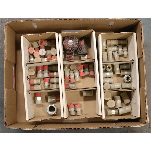 FLAT LOT OF ASSORTED HYDRAULIC ADAPTER FITTINGS