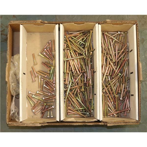 FLAT LOT OF HEX HEAD CAP SCREWS