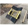 Image 2 : YELLOW PNEUMATIC TIRE HEAVY DUTY BARREL DOLLY