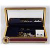 Image 1 : PURPLE VELVET BOX W/ VINTAGE JEWELRY