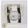 Image 1 : LADIES WHITE CRYSTAL BEZEL WATCH