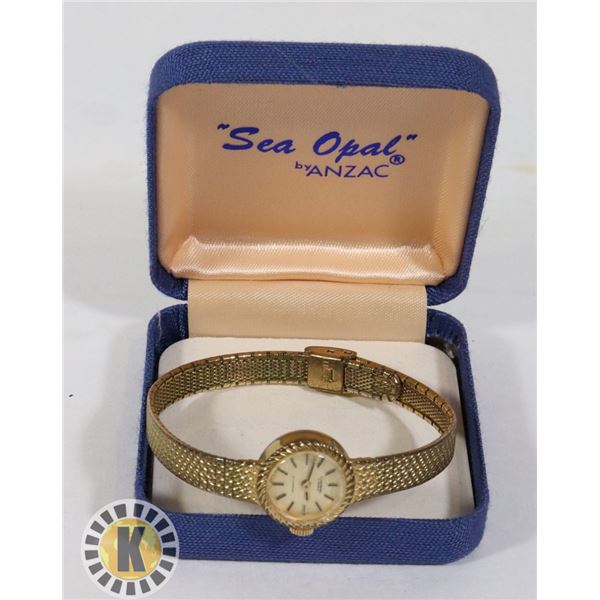 CARDINAL NURSES LAPEL WATCH