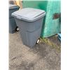 Image 1 : Rolling bin