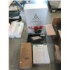 Image 1 : 5 Assorted Household Goods