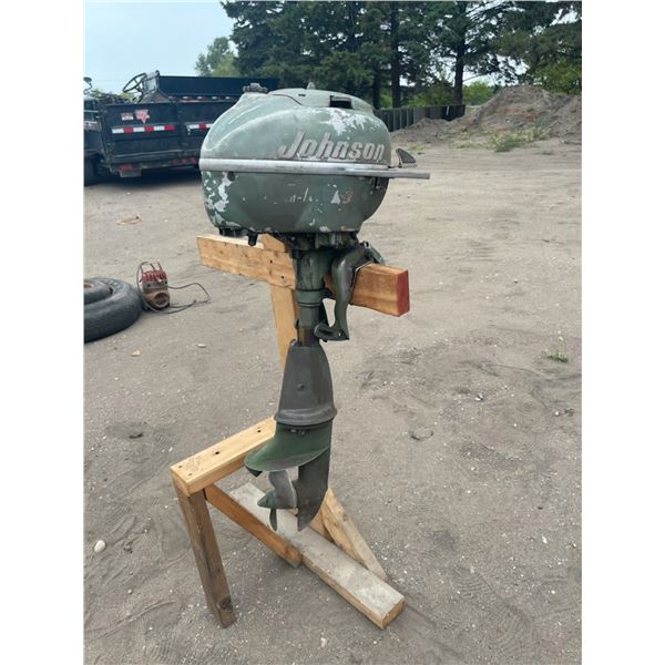 VINTAGE JOHNSON 5 HP OUTBOARD MOTOR