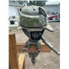 Image 5 : VINTAGE JOHNSON 3 HP OUTBOARD MOTOR