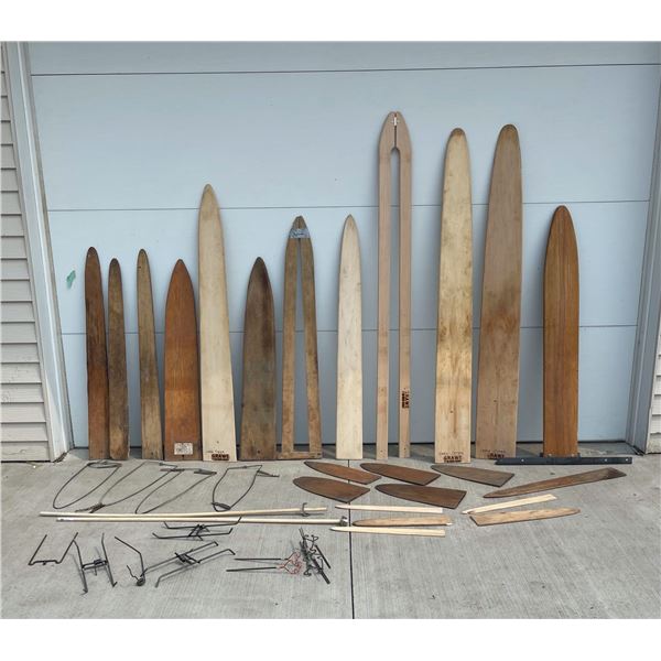 METAL AND WOODEN FUR STRETCHERS