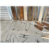 Image 9 : METAL AND WOODEN FUR STRETCHERS