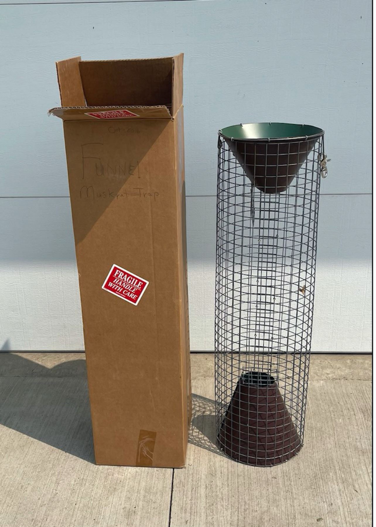 FUNNEL MUSKRAT TRAP Cornerbids