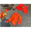 Image 8 : HUNTING AND WET WEATHER CLOTHING