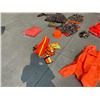 Image 9 : HUNTING AND WET WEATHER CLOTHING