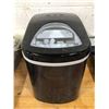 Image 1 : Frigidaire countertop ice maker - black
